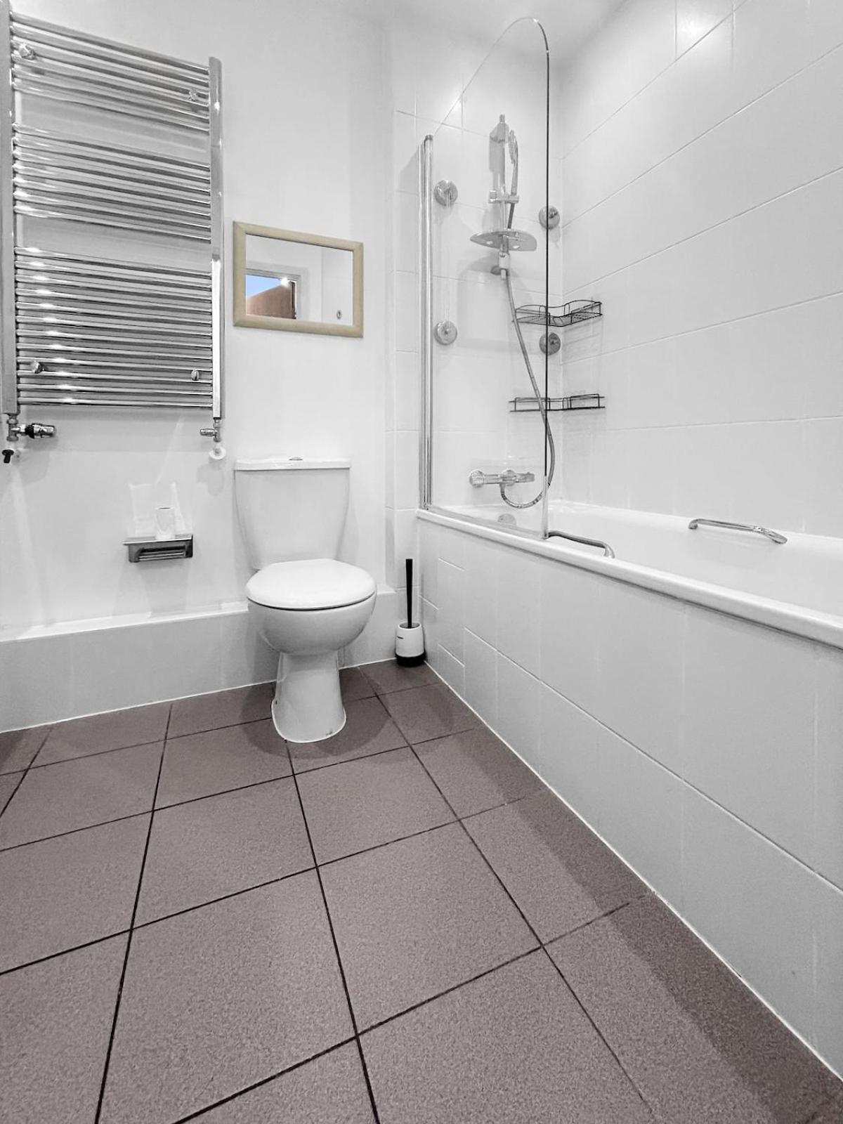 Walk To King's Hospital,private Terrace,828 Sq Ft,workspace